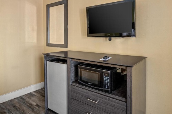 Vagabond Inn Costa Mesa image 16